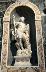 Statua dell'Arcangelo Michele, Cappella delle Stimmate, Duomo di Massa