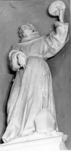 Statua raffigurante S. Bernardino da Siena nel Duomo di Massa